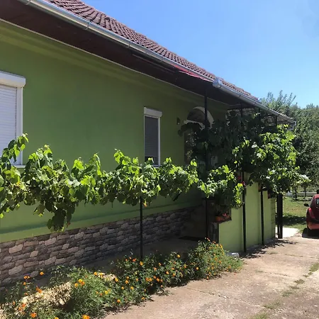 Casa * Vata de Jos